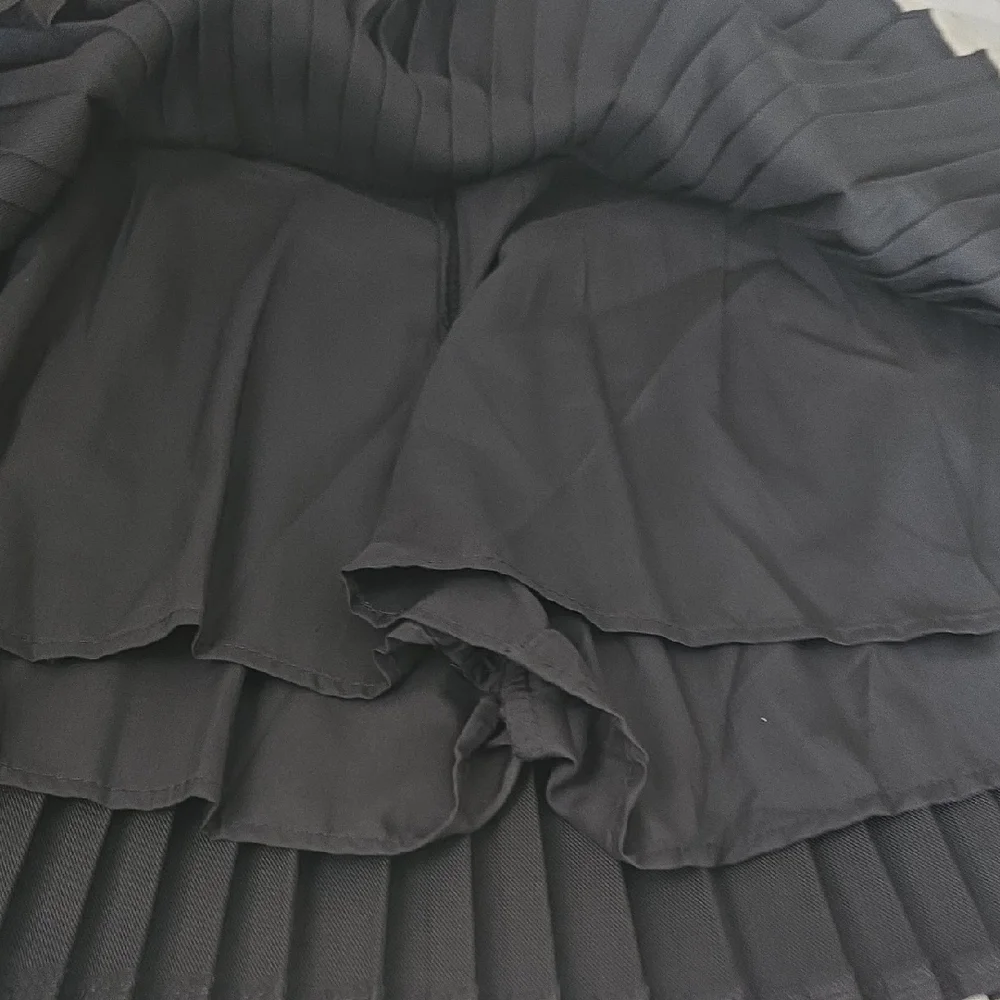ALO Yoga Black Pleated Mini Skirt